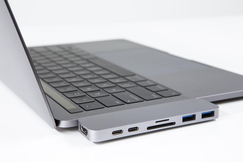 Imagebild Hyper, MacBook, 4K HDMI 4-in 1 USB-C Hub